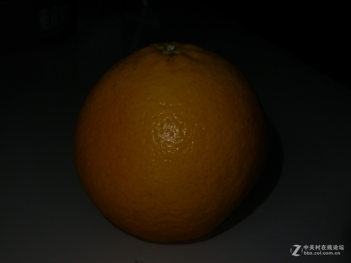 刚学习拍摄全黑背景照片，扫光练了几次，效果不尽如人意。