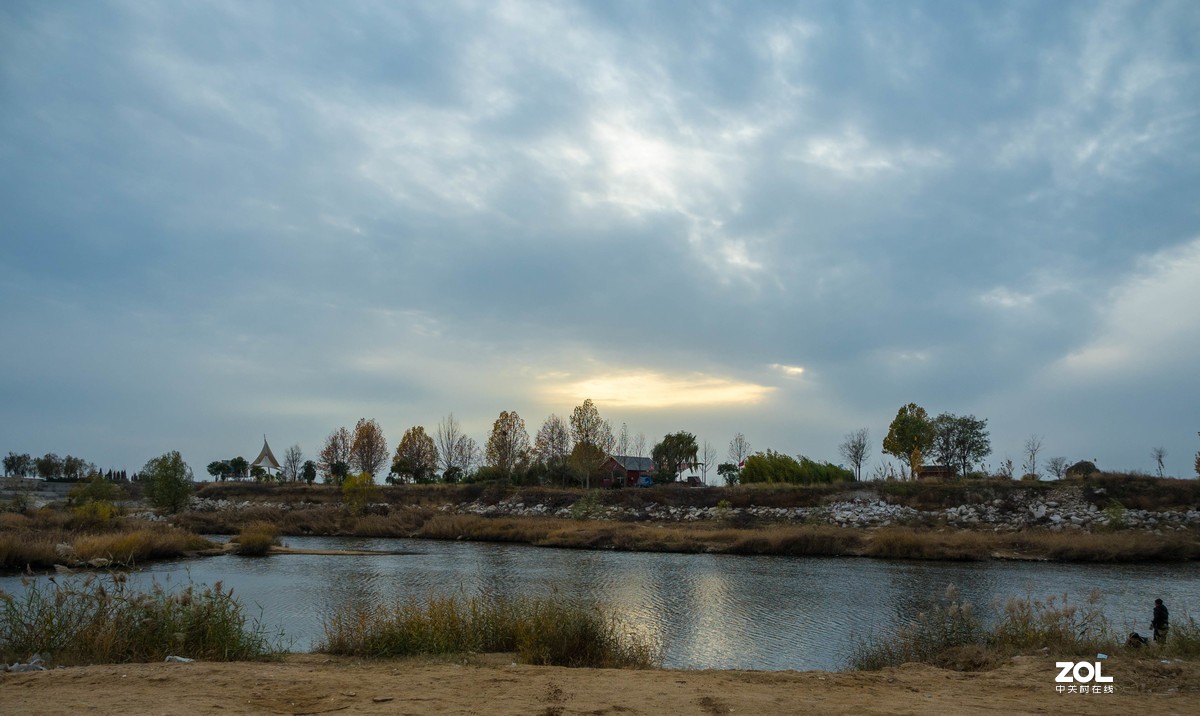 新入EM5II12-40套机，试镜拍摄，本小白还是新手请各位指正！LR胡乱后期了下！