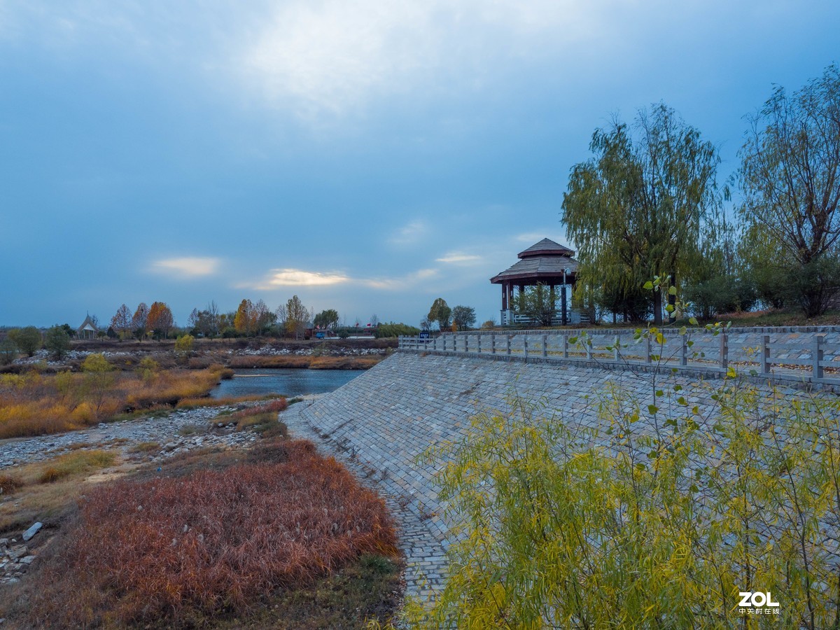 新入EM5II12-40套机，试镜拍摄，本小白还是新手请各位指正！LR胡乱后期了下！