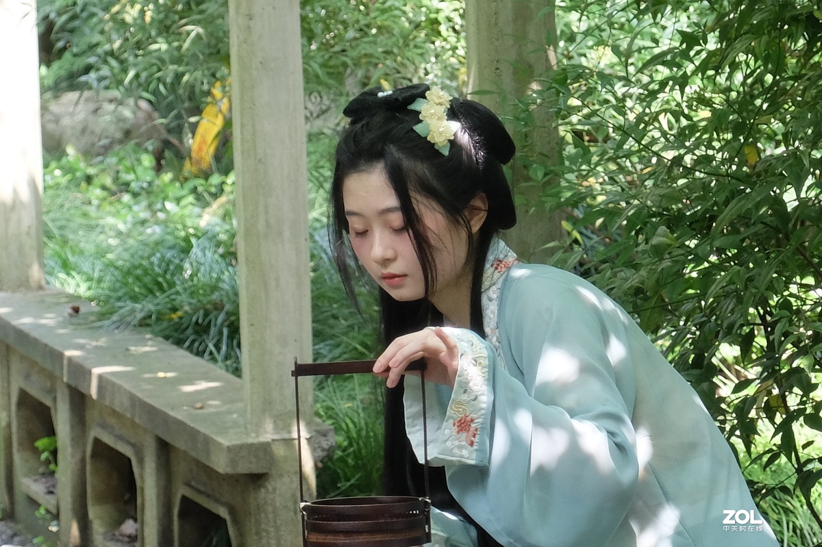 【邻家女孩】——摄于上海桂林公园