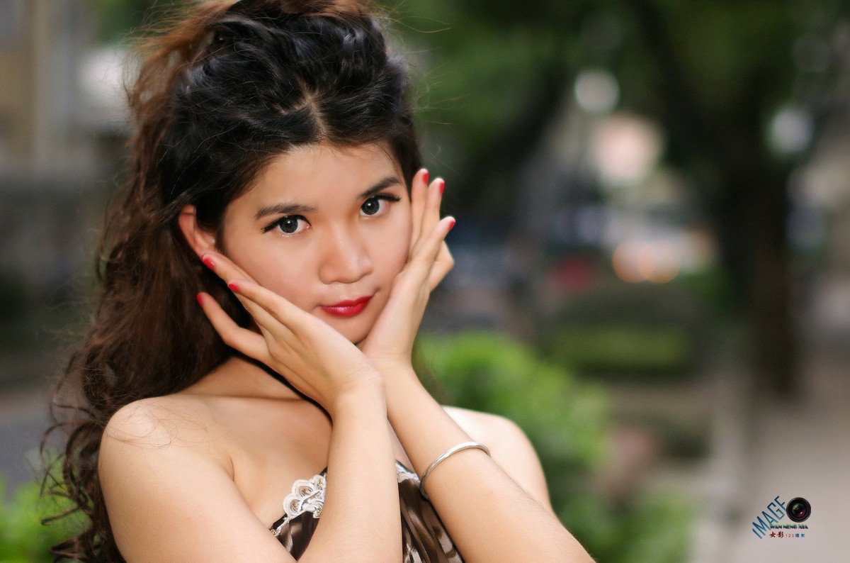 外拍沙面迷漫女少惠珊