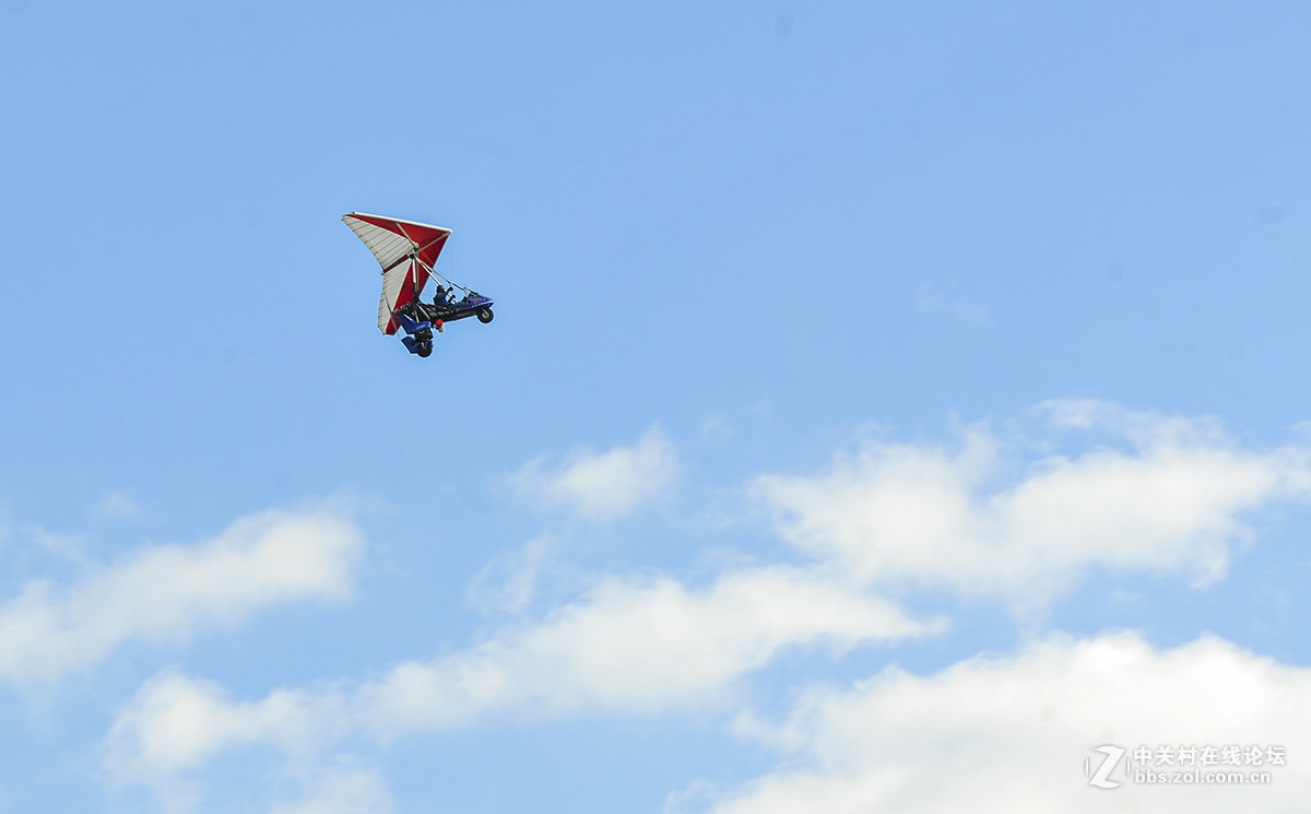 抓拍三角翼飞机