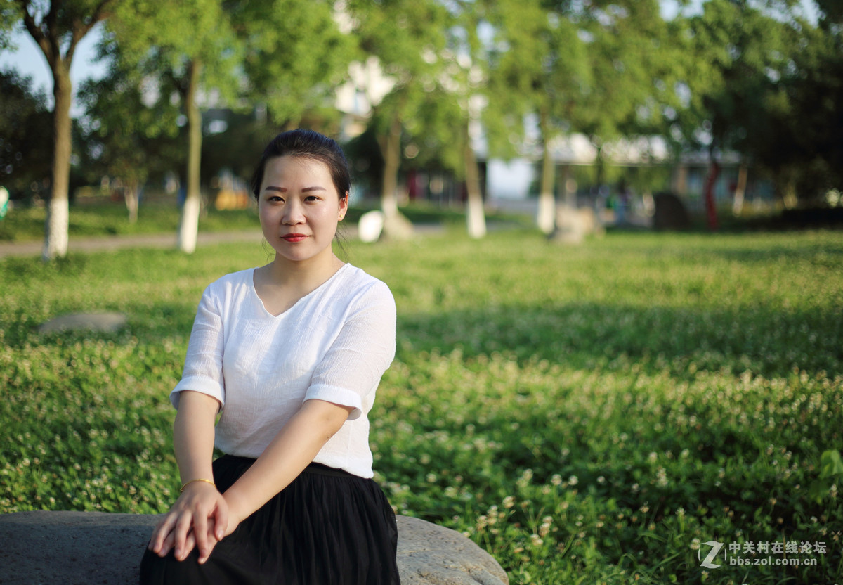 70d小痰盂拍的人像