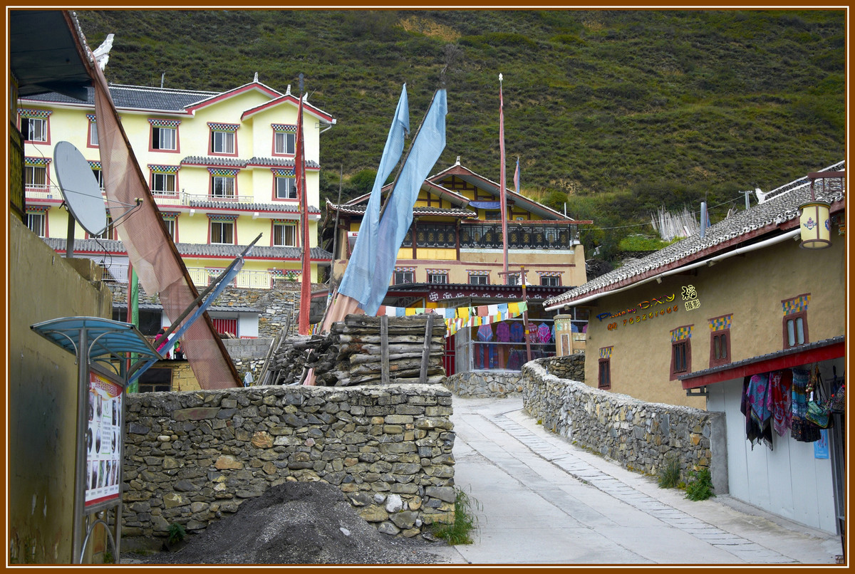 松潘县川主寺镇传子沟村【九寨.黄龙游--走进藏寨】