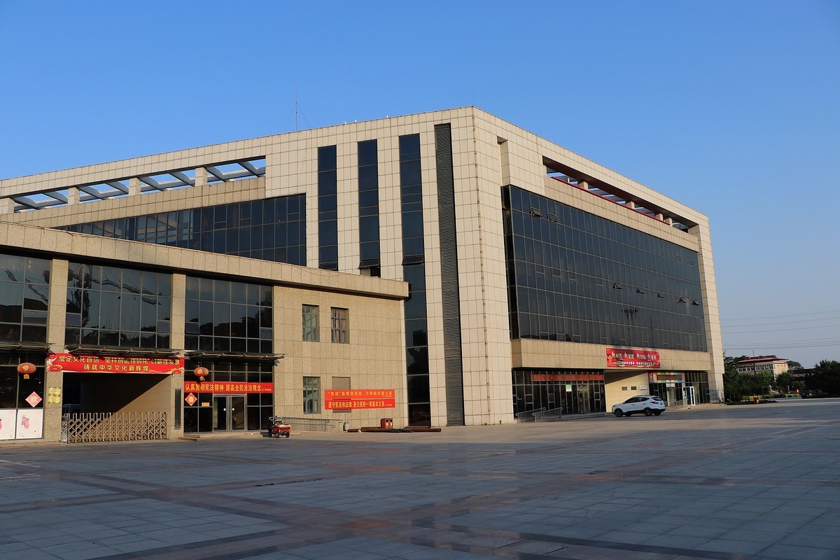 人民公园的花儿与建筑