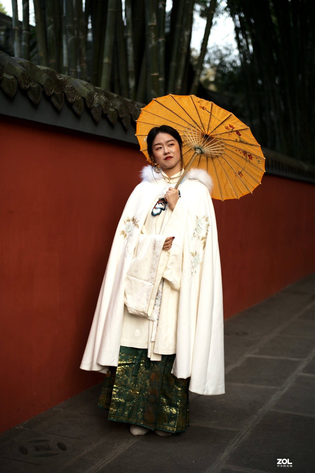 杜甫草堂拍美女汉服秀