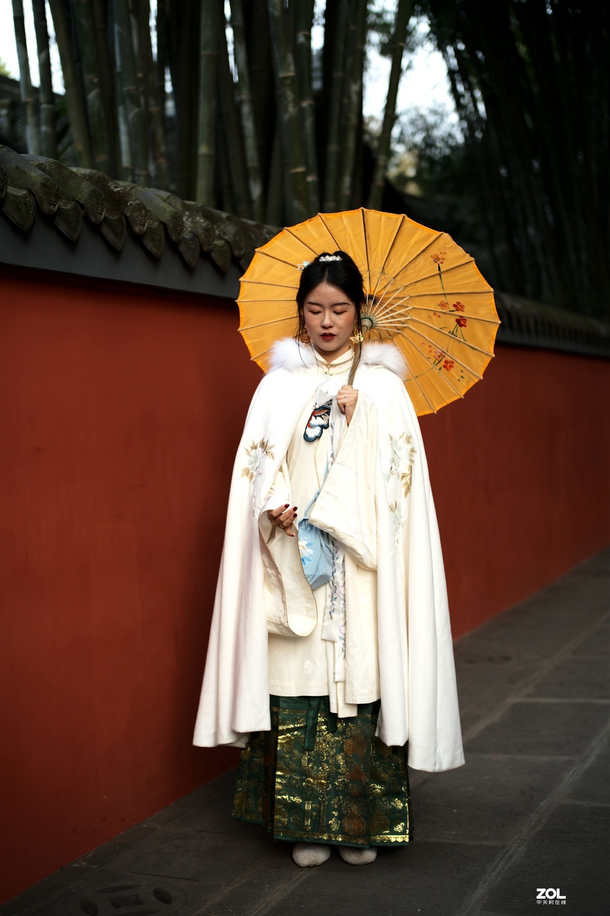 杜甫草堂拍美女汉服秀