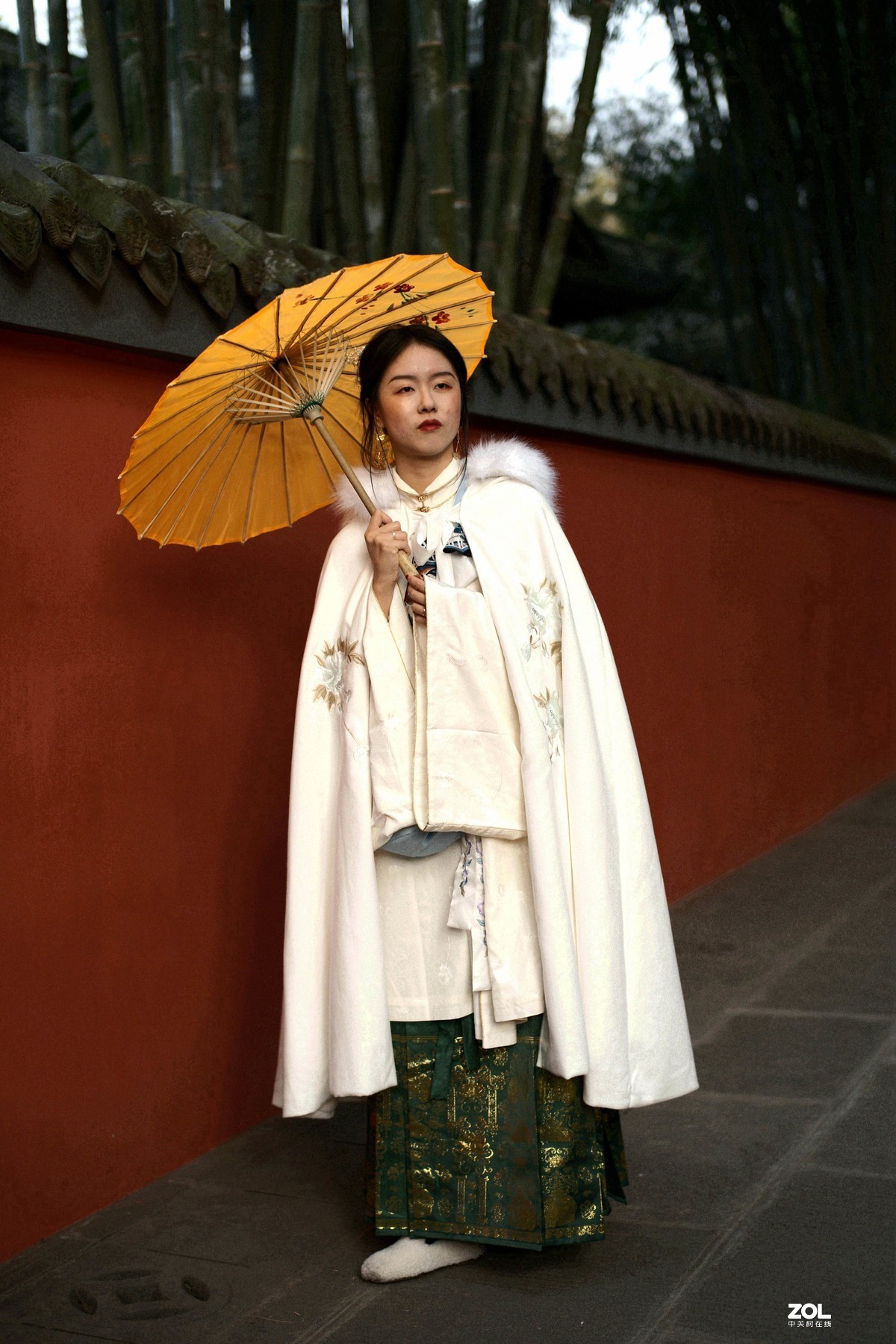 杜甫草堂拍美女汉服秀