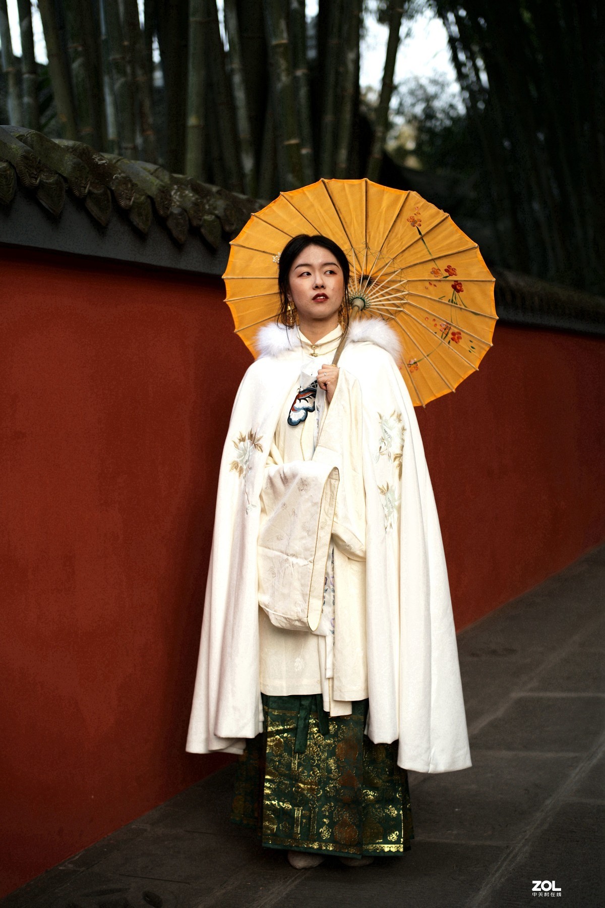 杜甫草堂拍美女汉服秀