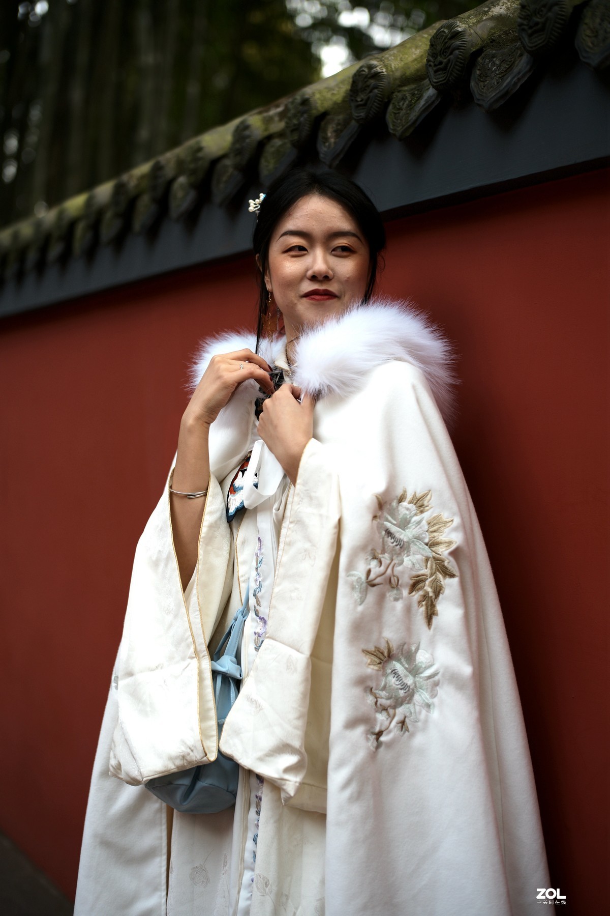 杜甫草堂拍美女汉服秀