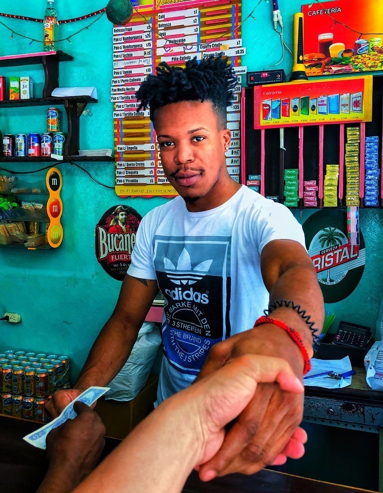 【Me蜂】《你好，古巴！》全程第一人称手机自命题游记拍摄！