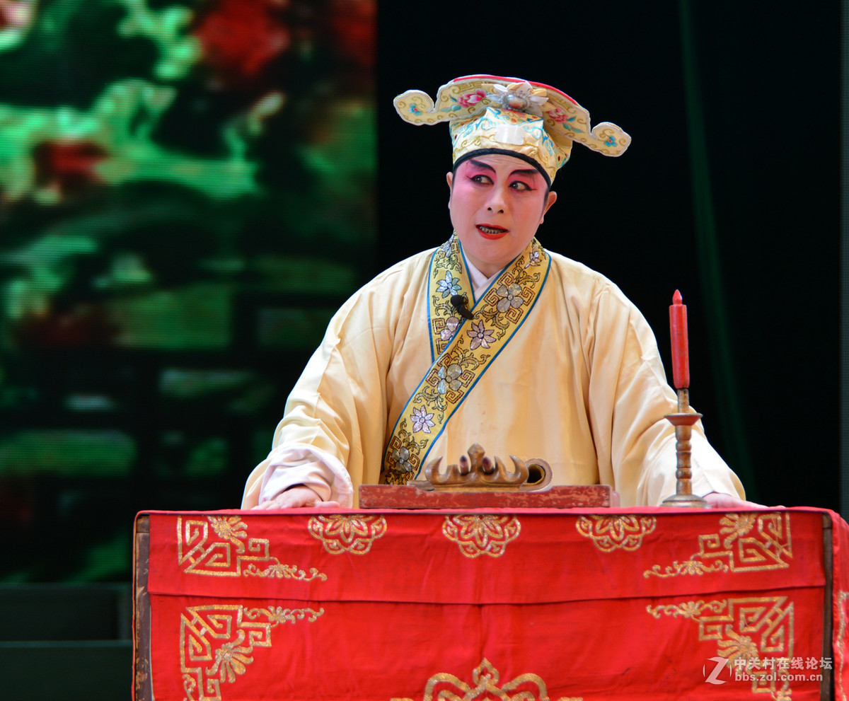 我用腾龙70-200 2.8 VC USD镜头拍的照片  这支镜头我越用越喜欢