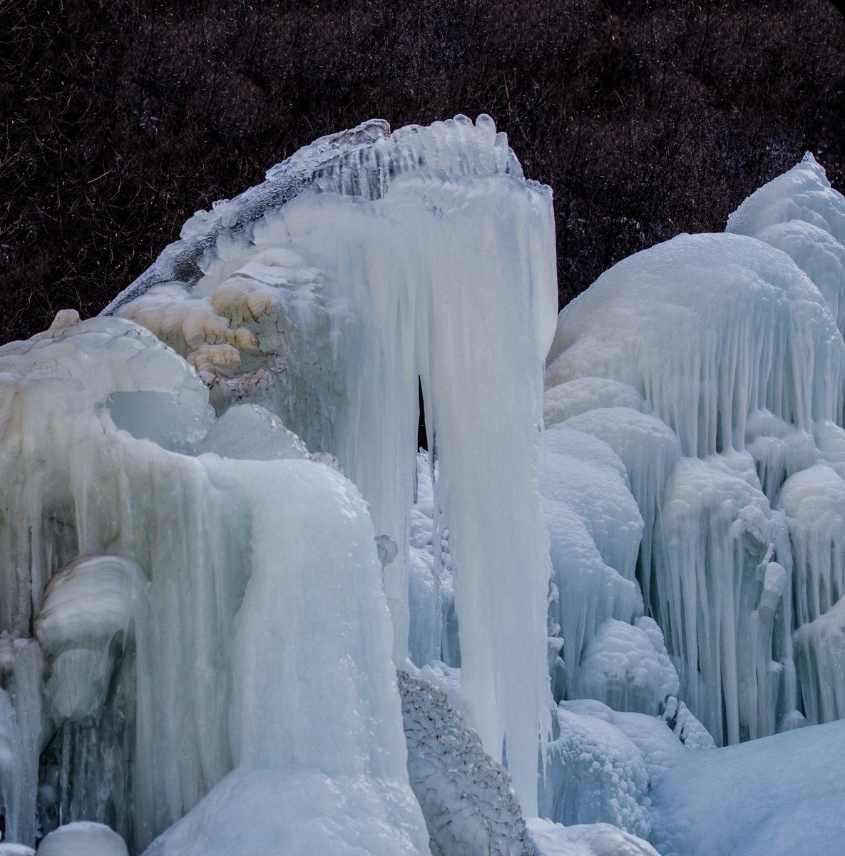 晶莹剔透的龙居冰瀑