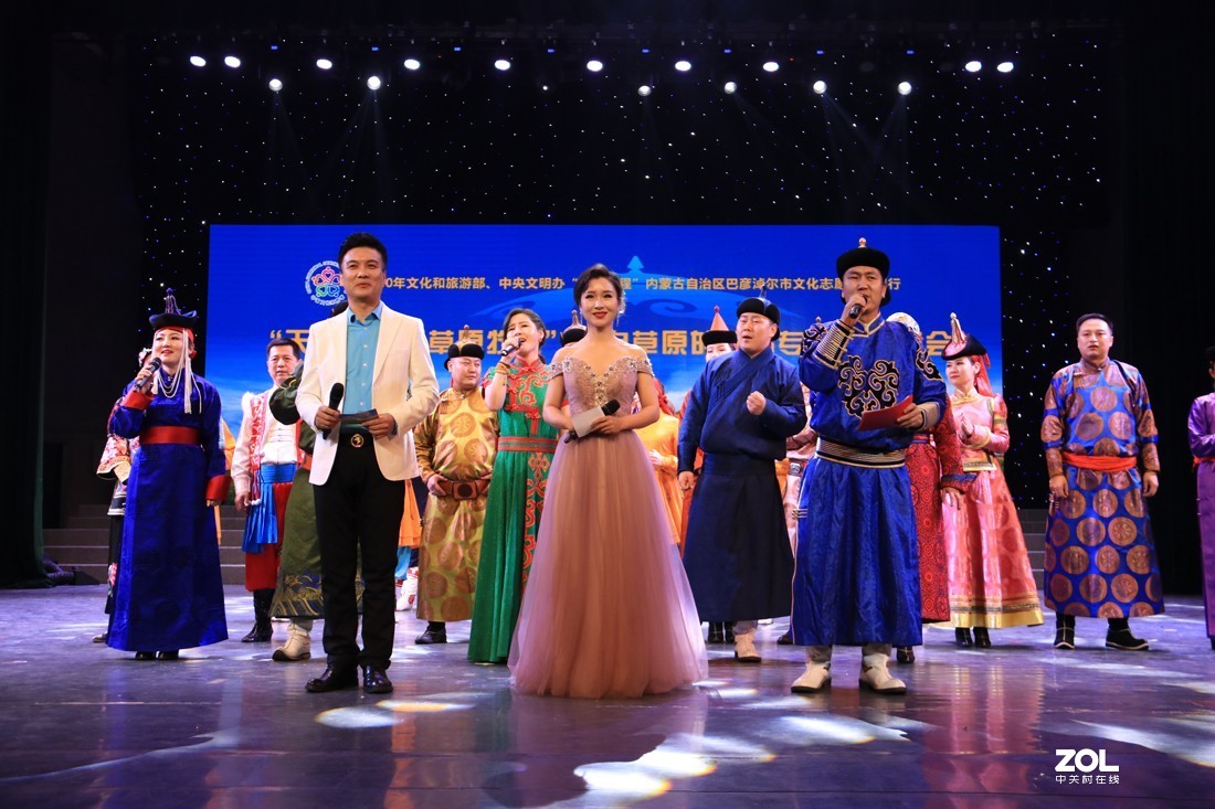老区会昌：举办内蒙古乌兰牧骑专场文艺晚会