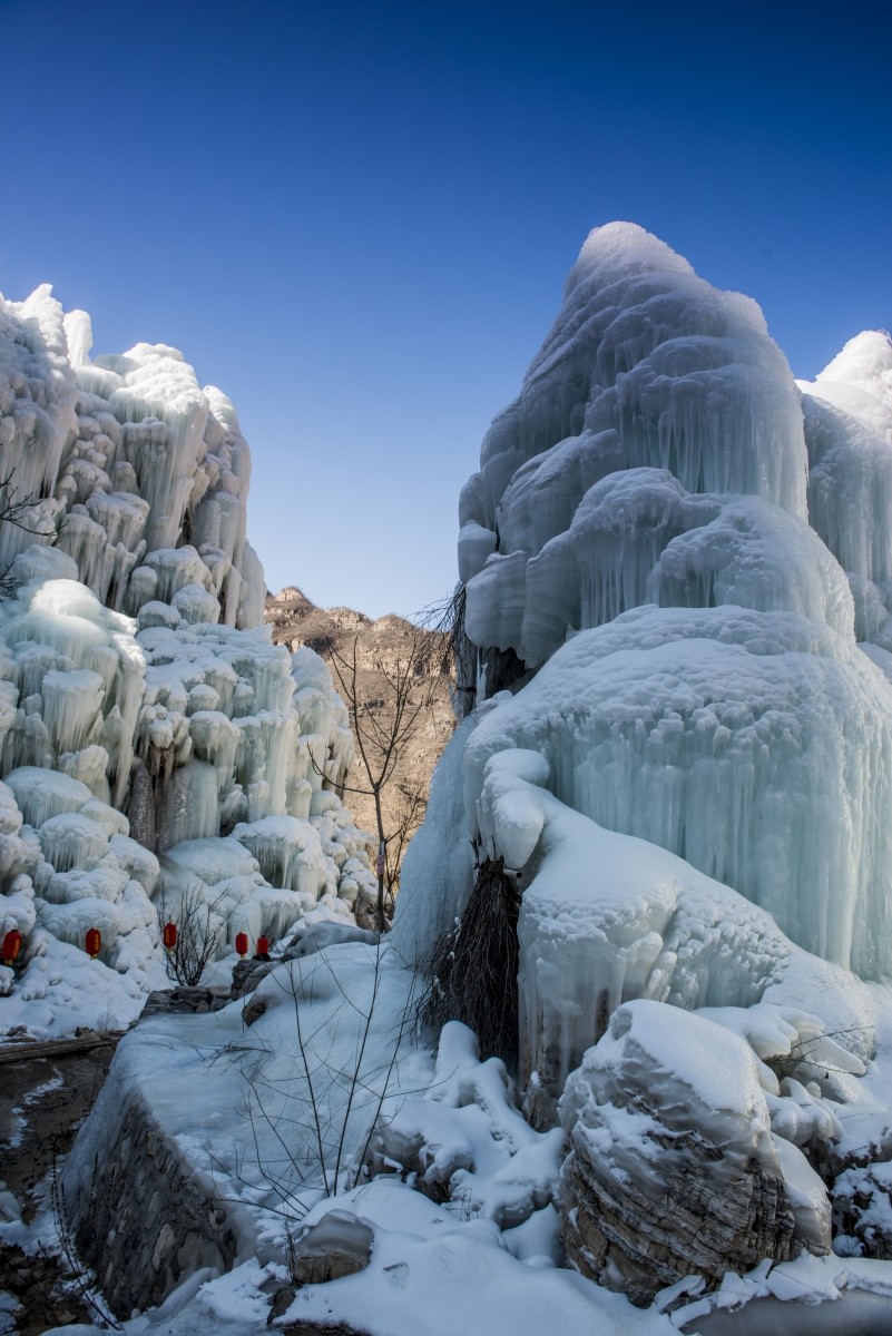 晶莹剔透的龙居冰瀑