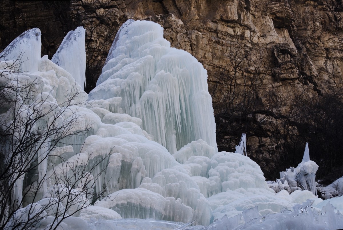 晶莹剔透的龙居冰瀑