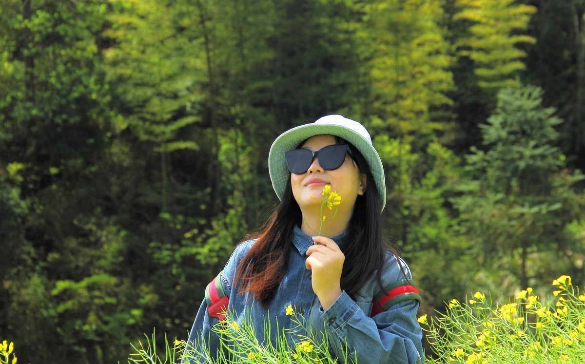 #佳能迷你单反EOS 200D-轻装绘青#南昌牛岭去踏青，油菜花给您带来美的感受。