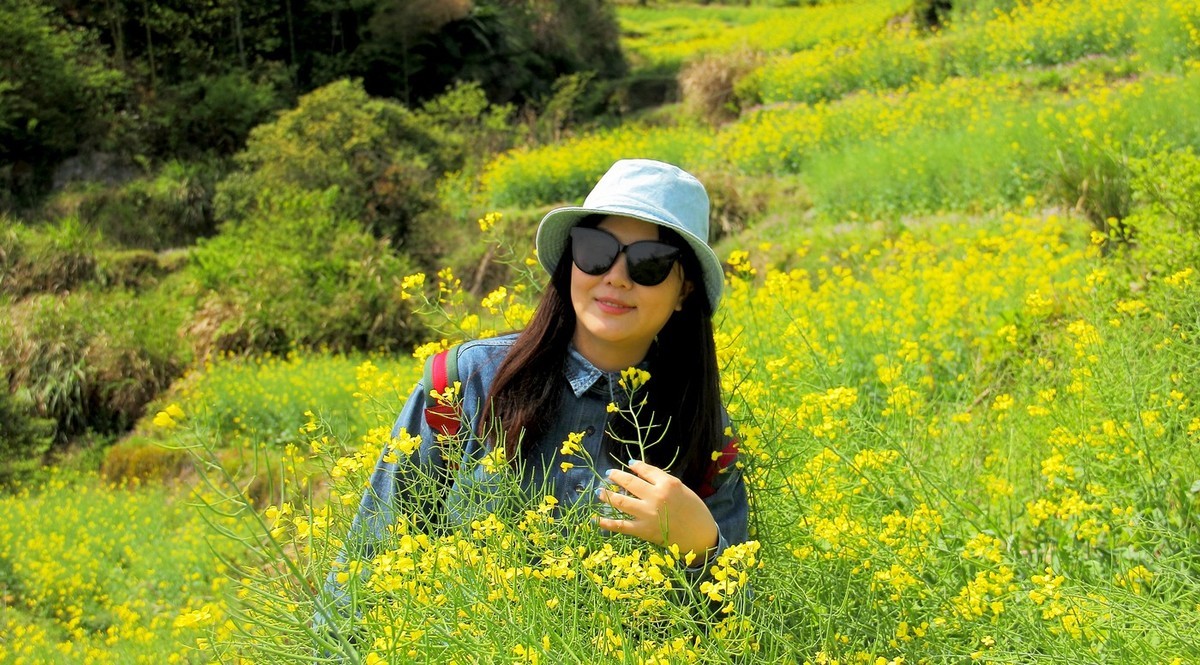 #佳能迷你单反EOS 200D-轻装绘青#南昌牛岭去踏青，油菜花给您带来美的感受。