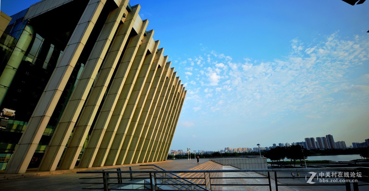 風光武漢市琴臺大劇院