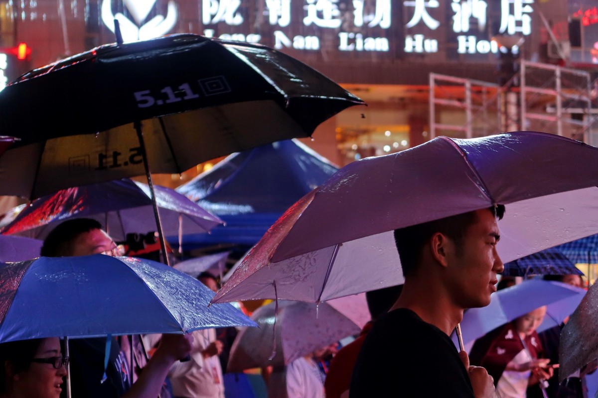 晚上,下雨,新歌声飘扬-中关村在线摄影论坛