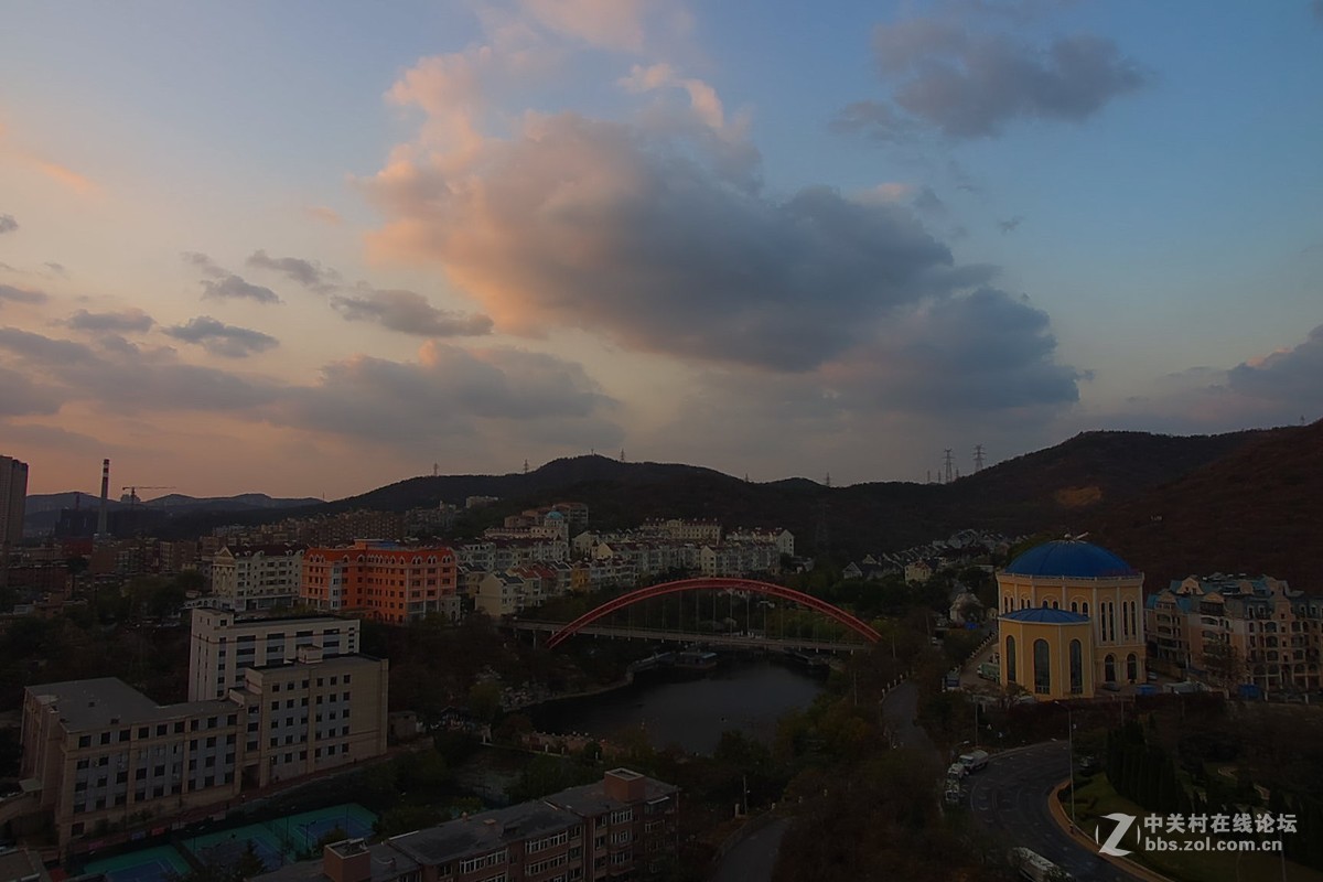 解放路上空的完美云层