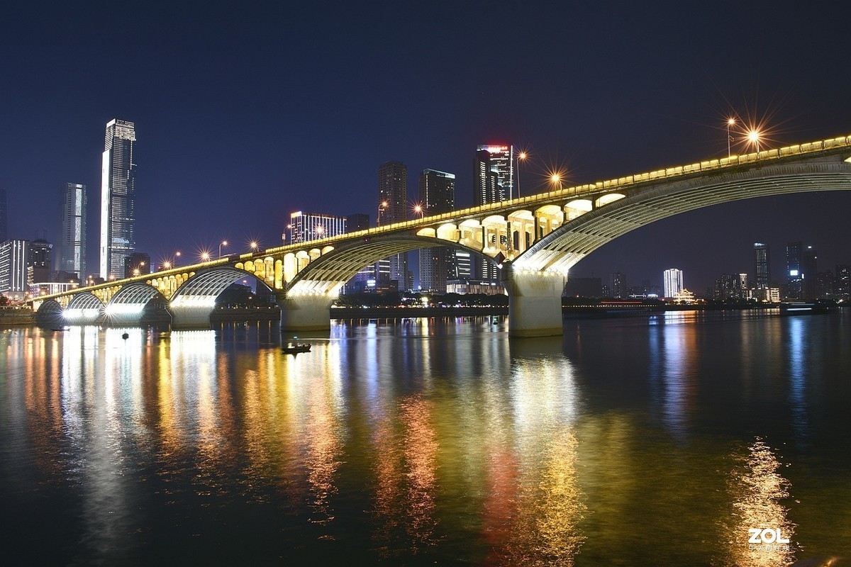 长沙湘江橘子洲大桥壮丽夜景