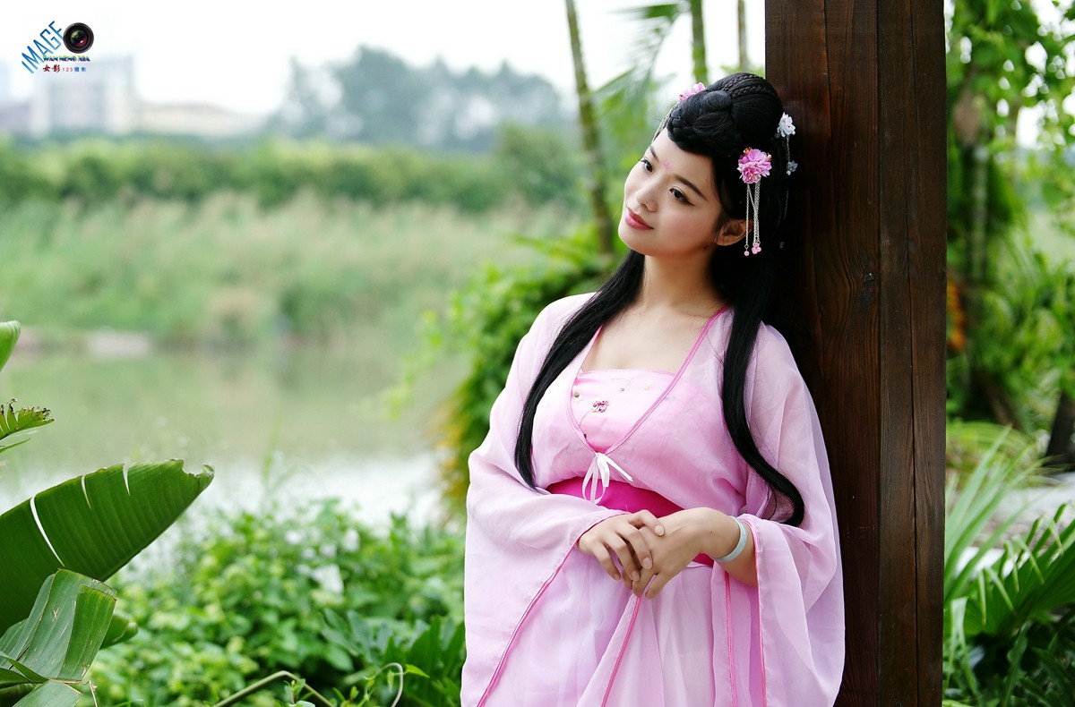 [汉服美女]------云田