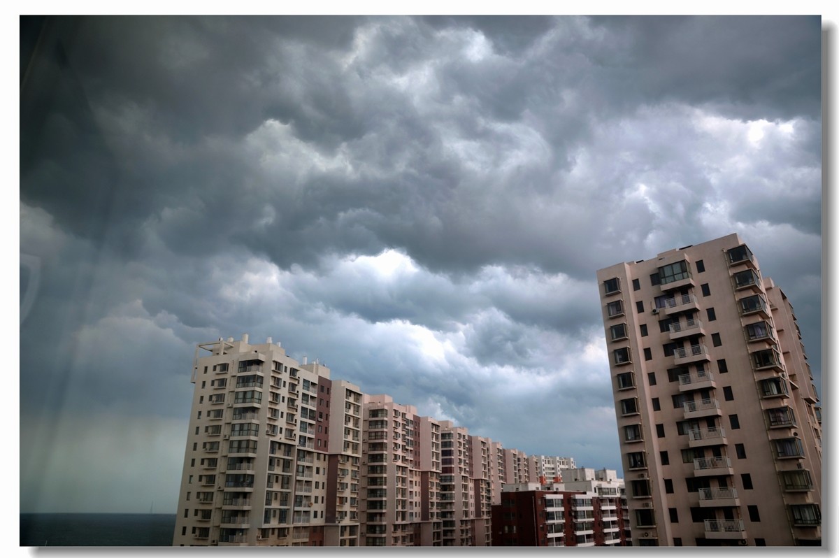 黑云翻滚瞬间到