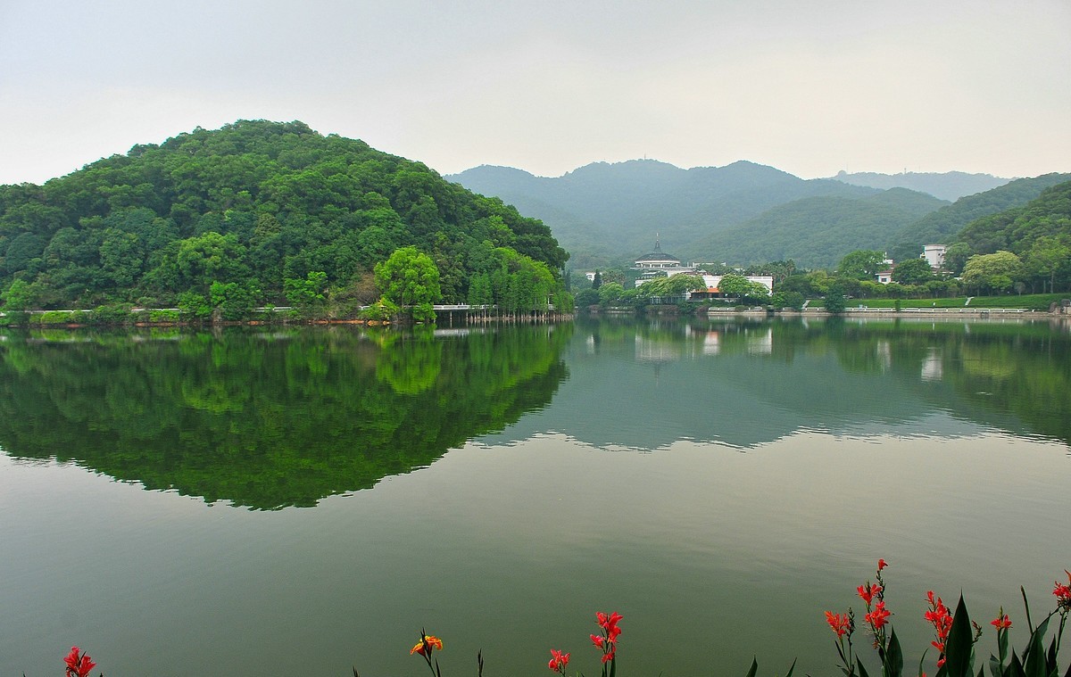 鸣泉居湖景