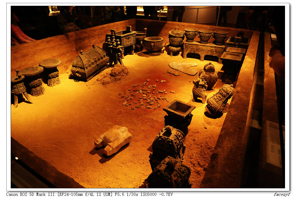 首都博物馆的殷墟妇好墓考古发掘四十年展2