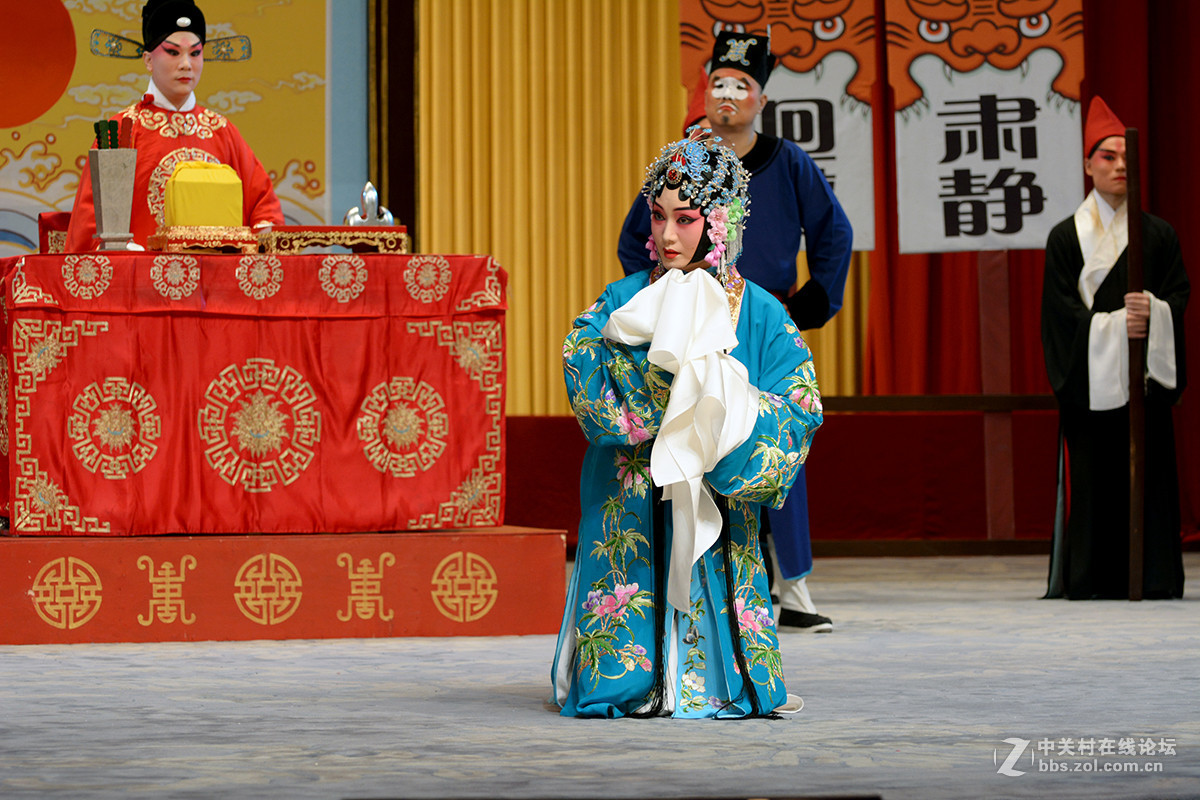 京剧陈三两爬堂剧照刘桂娟主演