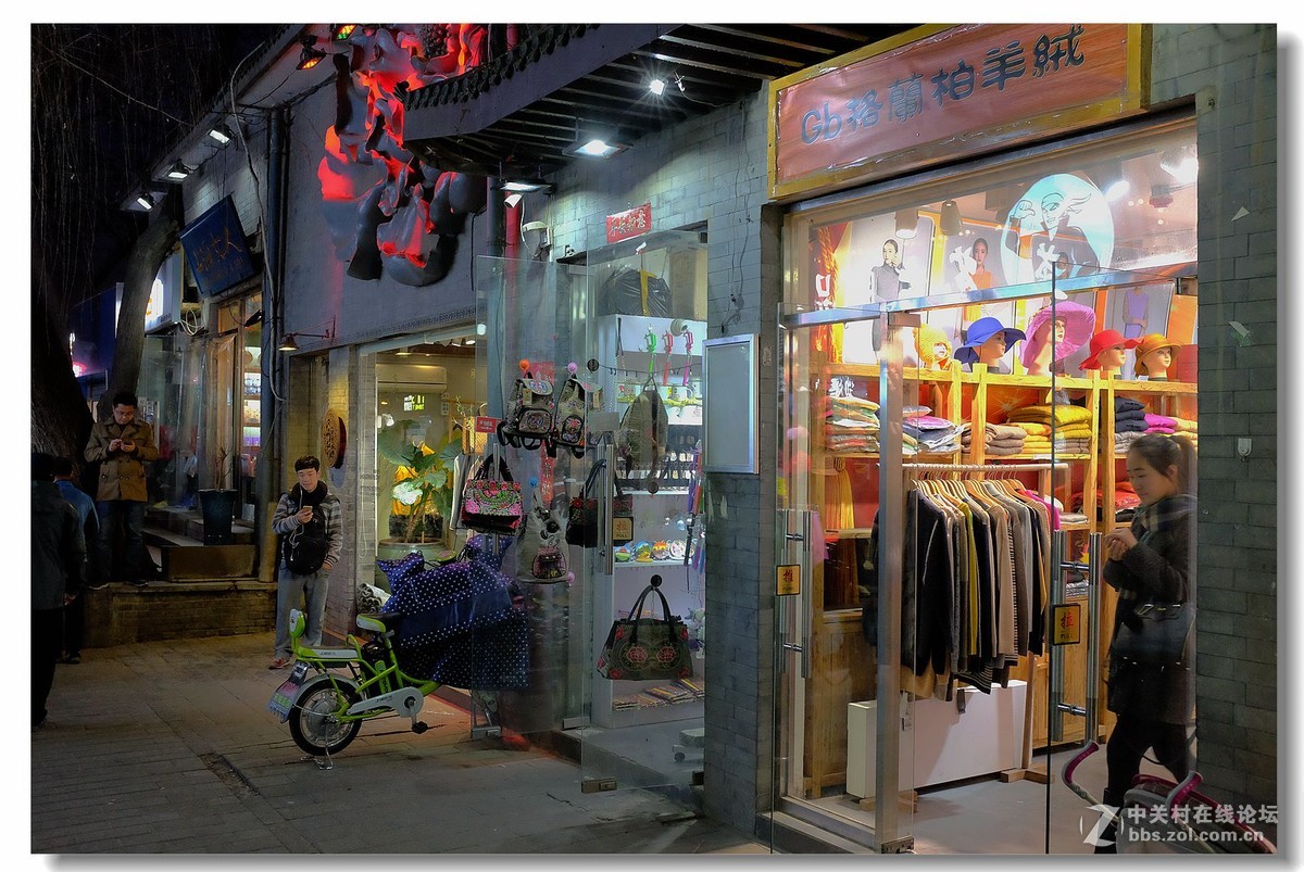 南锣豉巷，夜景街拍。