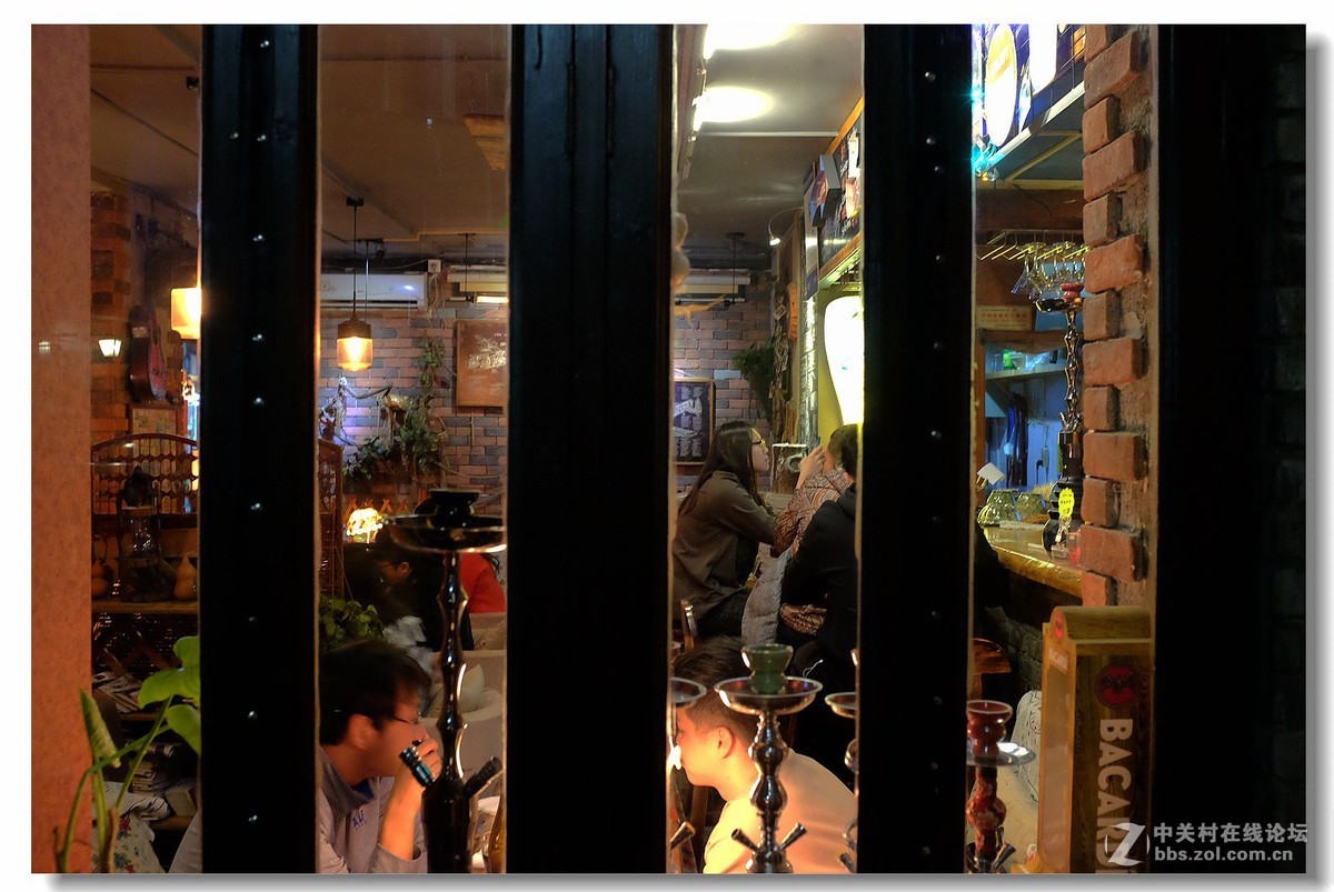 南锣豉巷，夜景街拍。