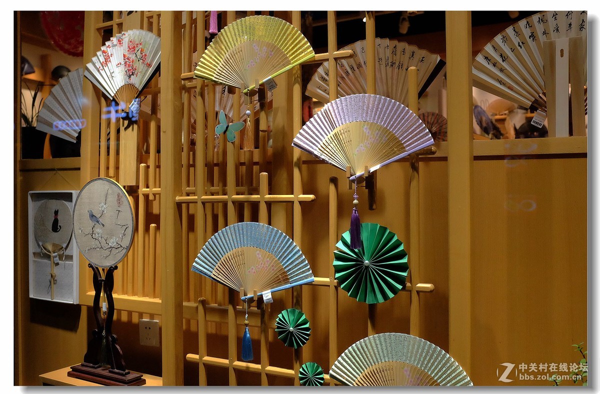 南锣豉巷，夜景街拍。