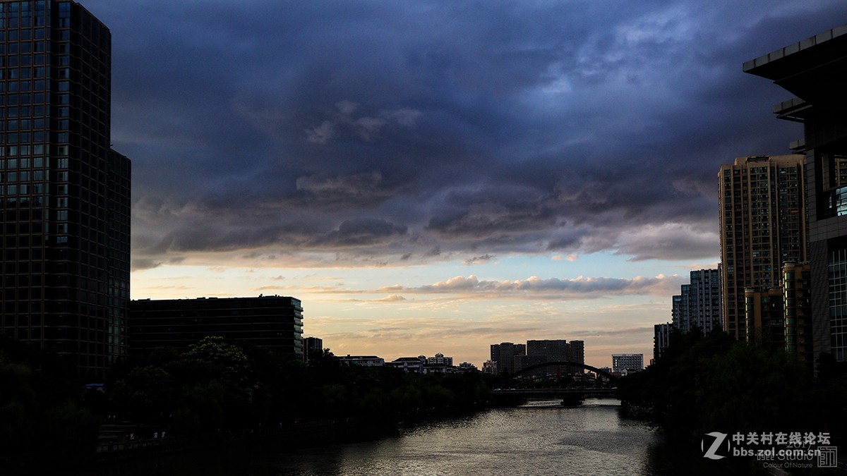 不朽的动人诗篇——杭州