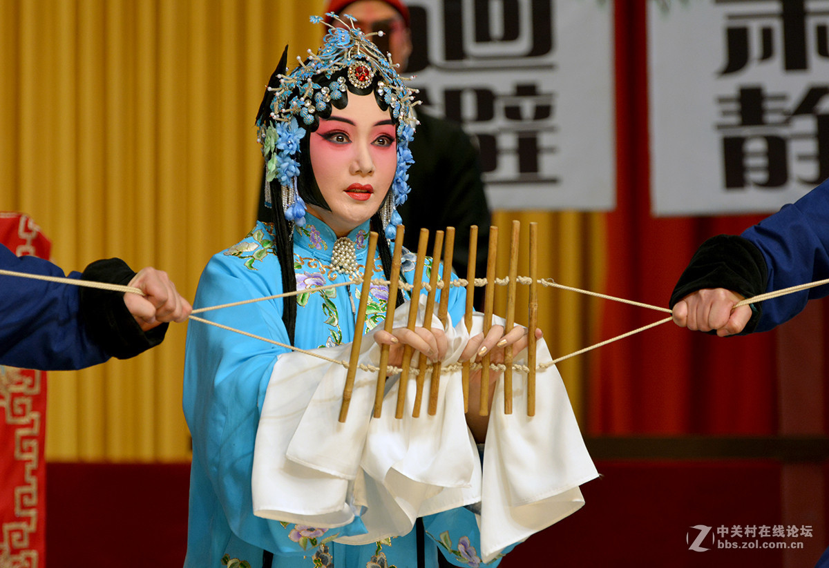 京剧陈三两爬堂剧照刘桂娟主演