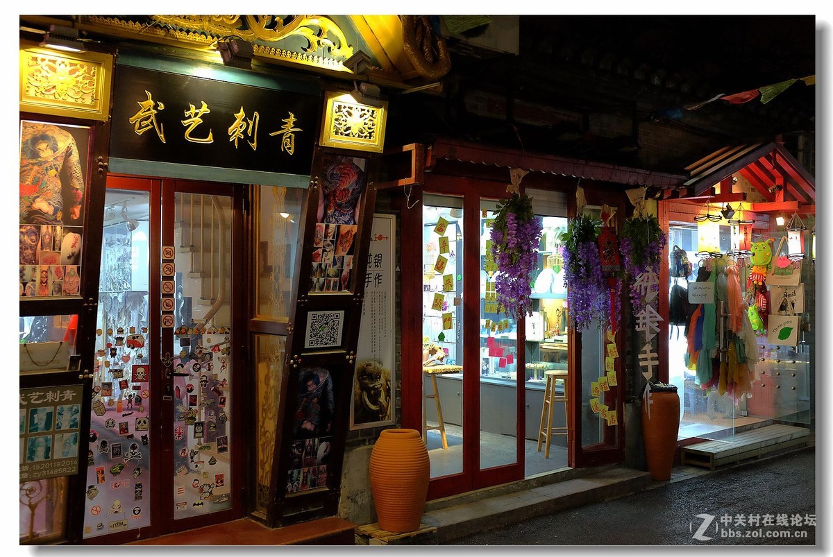 南锣豉巷，夜景街拍。