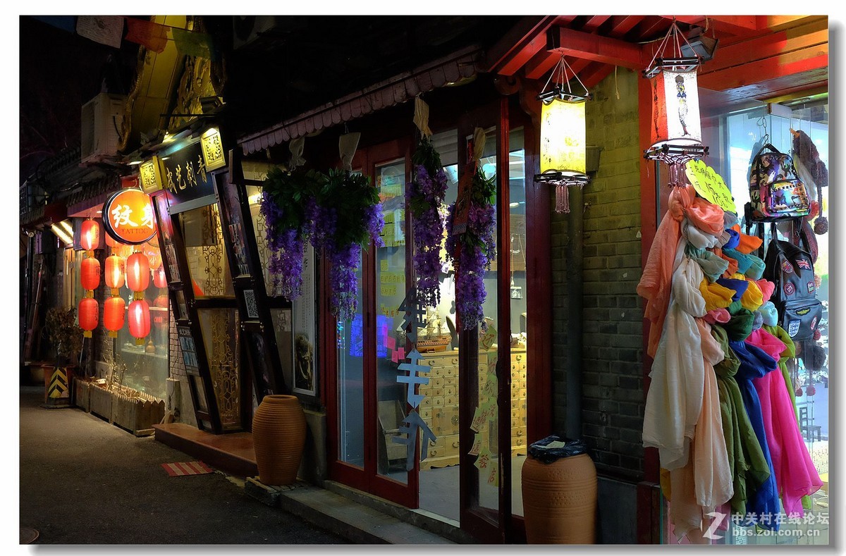 南锣豉巷，夜景街拍。