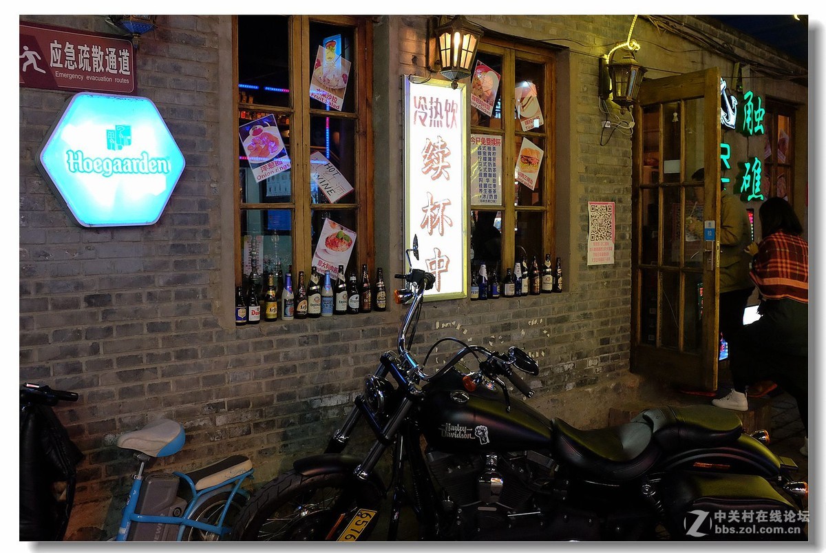 南锣豉巷，夜景街拍。