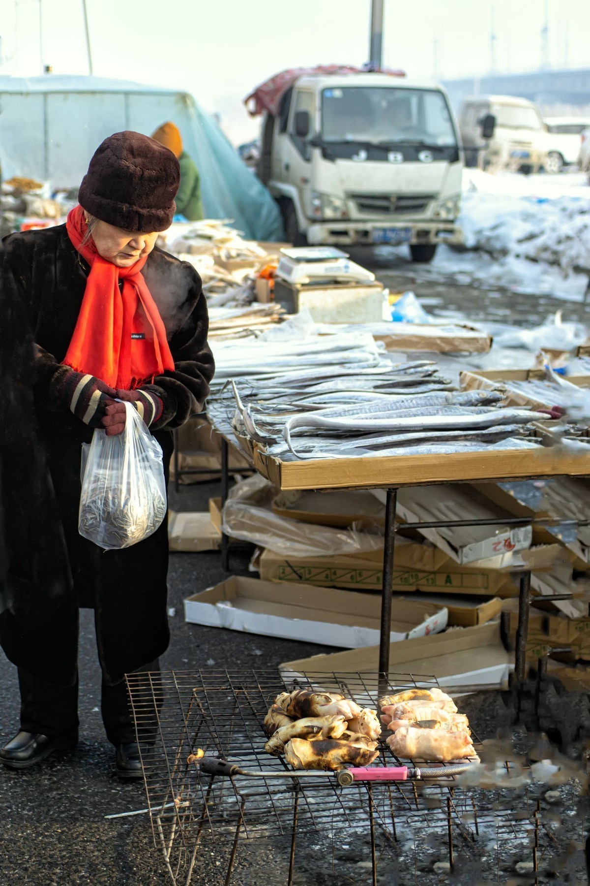大东北小年早市热乎乎
