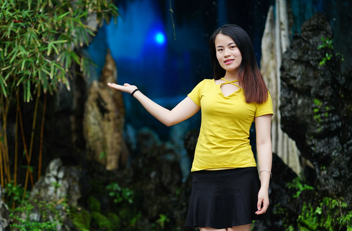 偶遇【宝墨园梦幻龙洞少女】---微凉