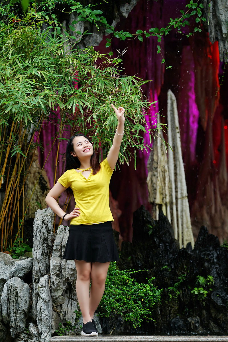 偶遇【宝墨园梦幻龙洞少女】---微凉