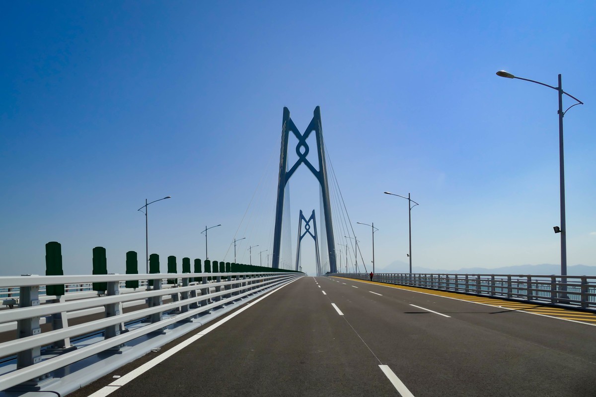 走上港珠澳大桥