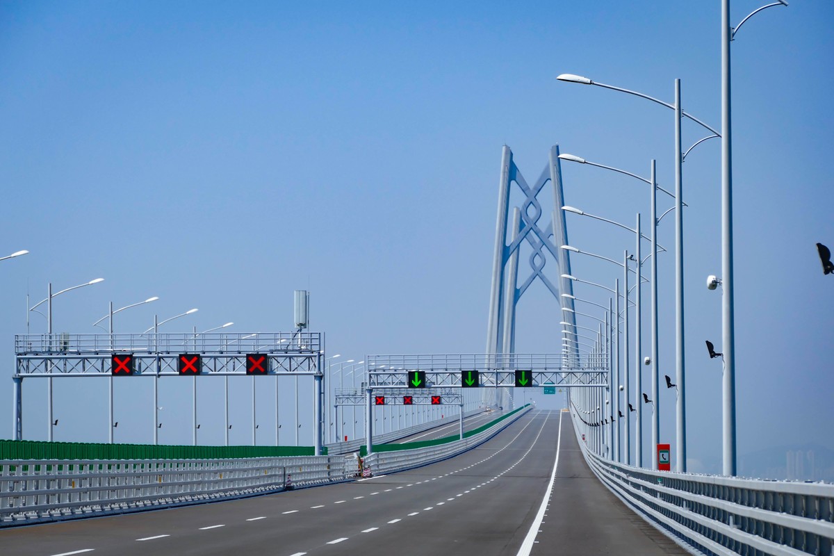 走上港珠澳大桥