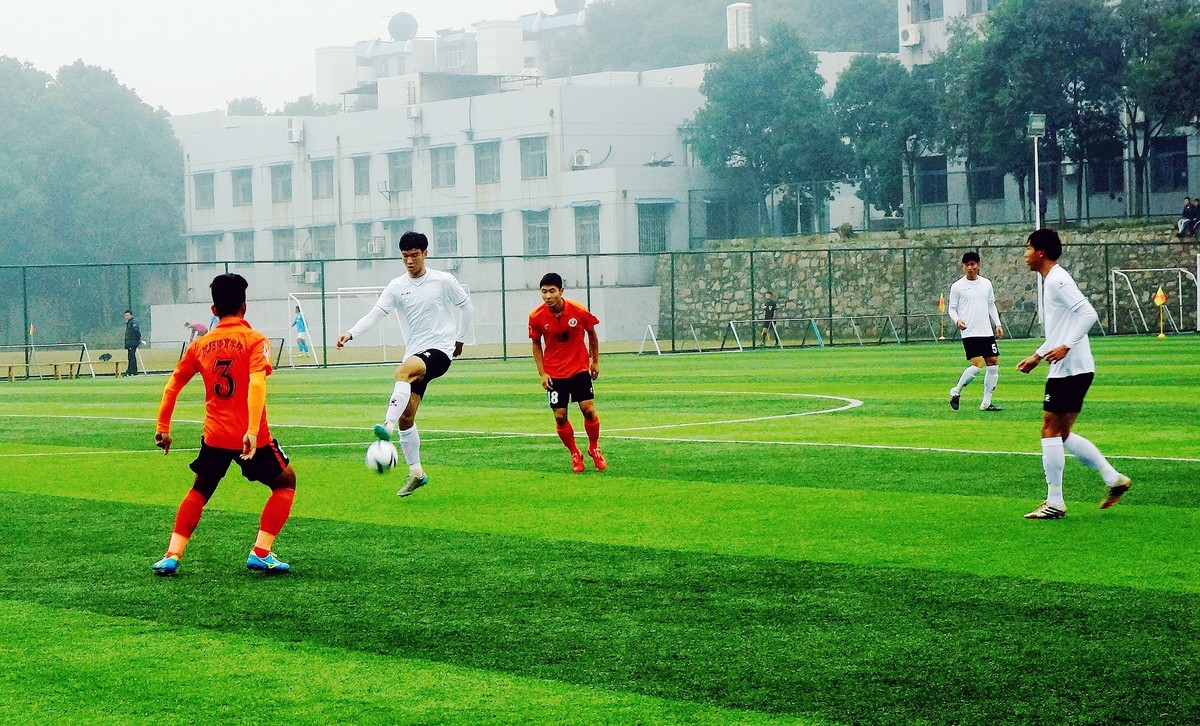 大学生足球比赛!-中关村在线摄影论坛