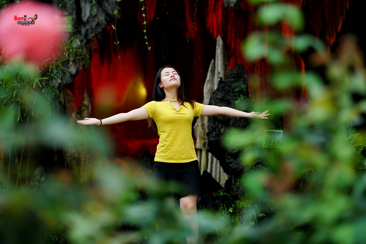 偶遇【宝墨园梦幻龙洞少女】---微凉