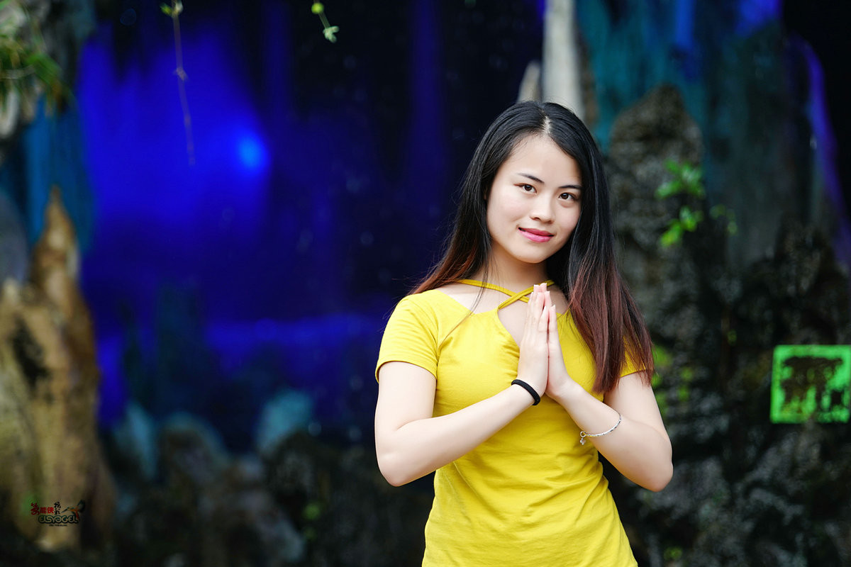 偶遇【宝墨园梦幻龙洞少女】---微凉