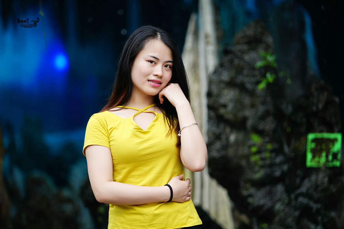 偶遇【宝墨园梦幻龙洞少女】---微凉