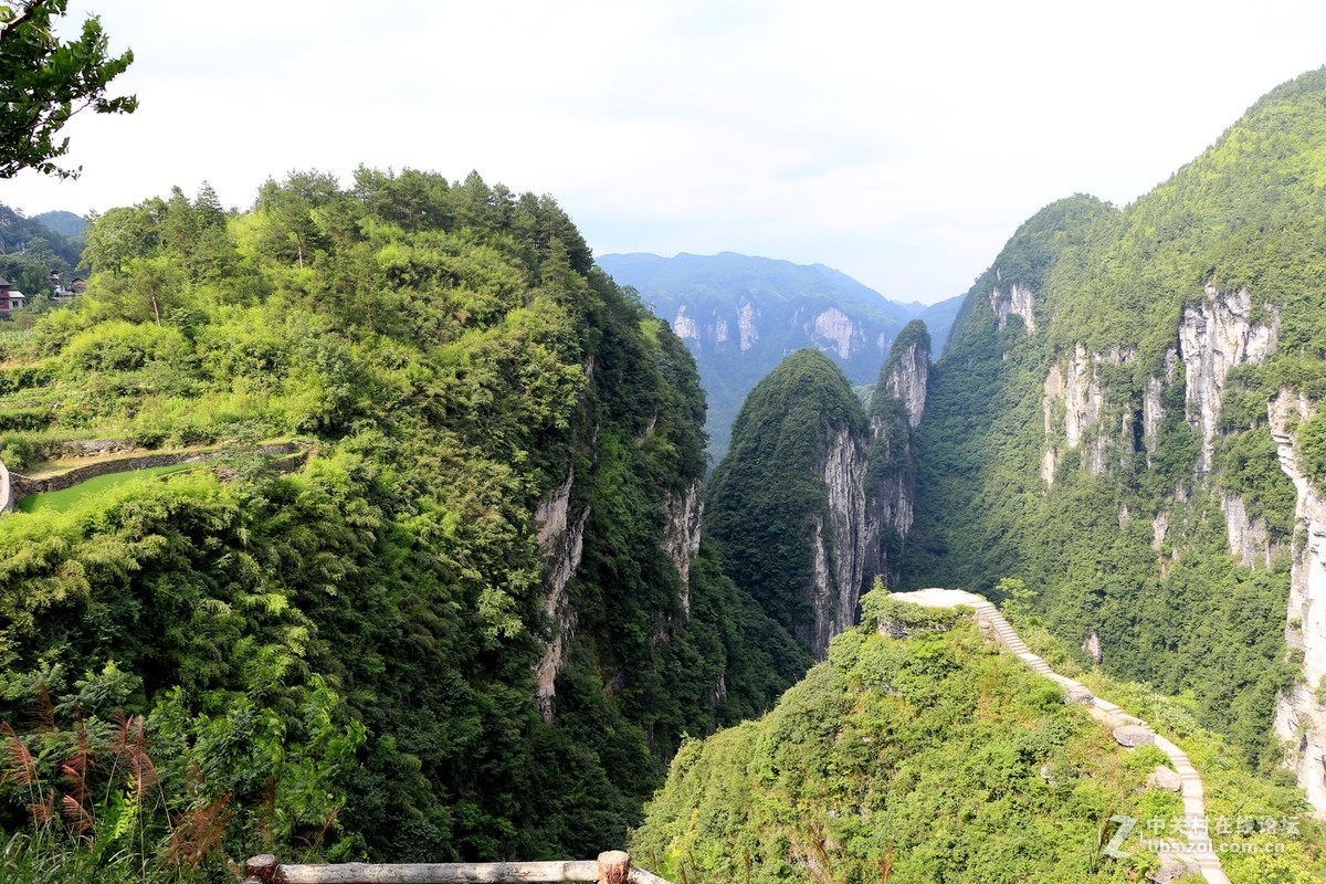 醉美湘西之德夯風景區雄偉壯觀的矮寨特大懸索橋創造四個世界第一建橋