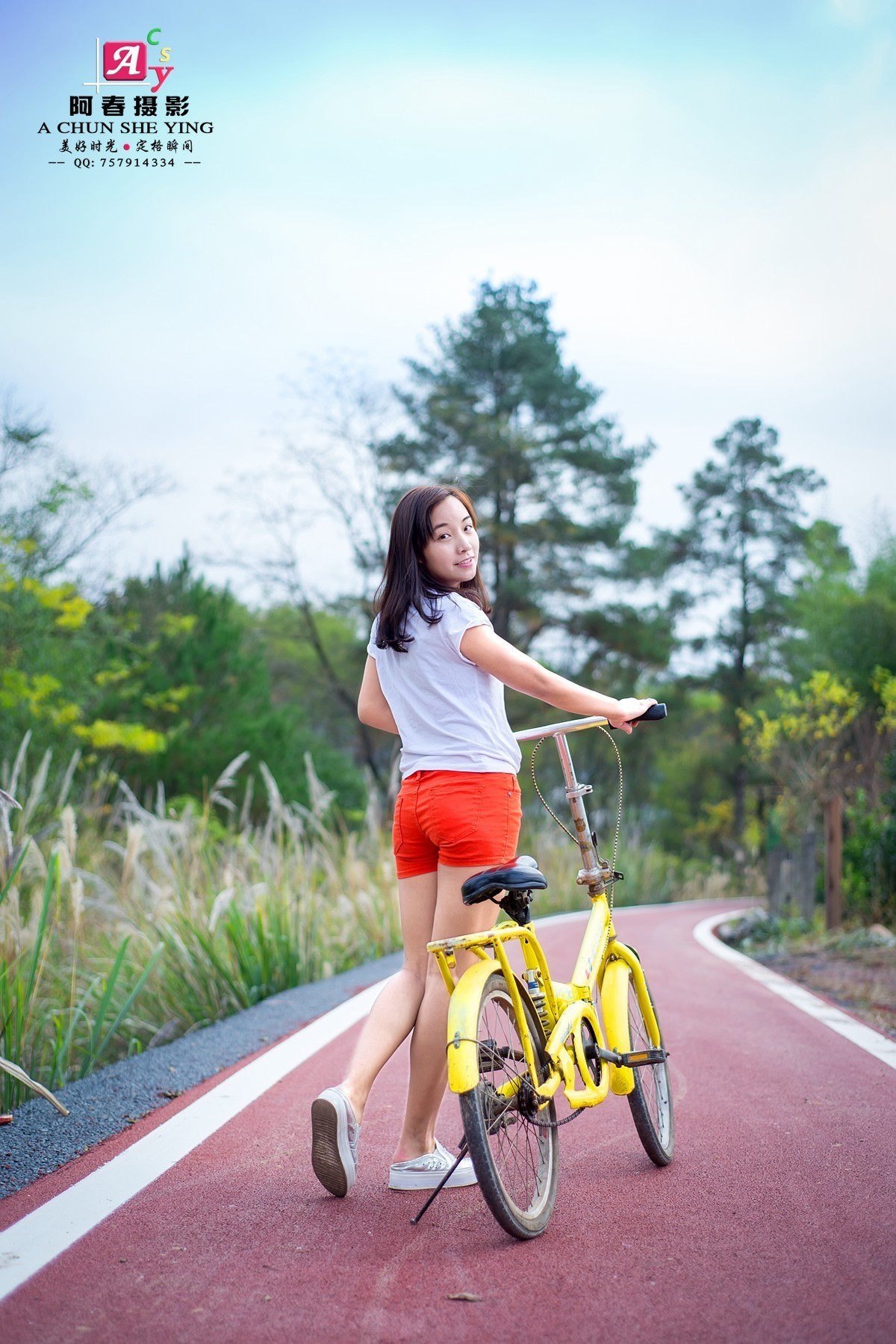 单车美女丨戴口罩也要骑车 青春活力无限爱笑小叶子|单车美女|SPECIALIZED闪电 - 美骑网|Biketo.com